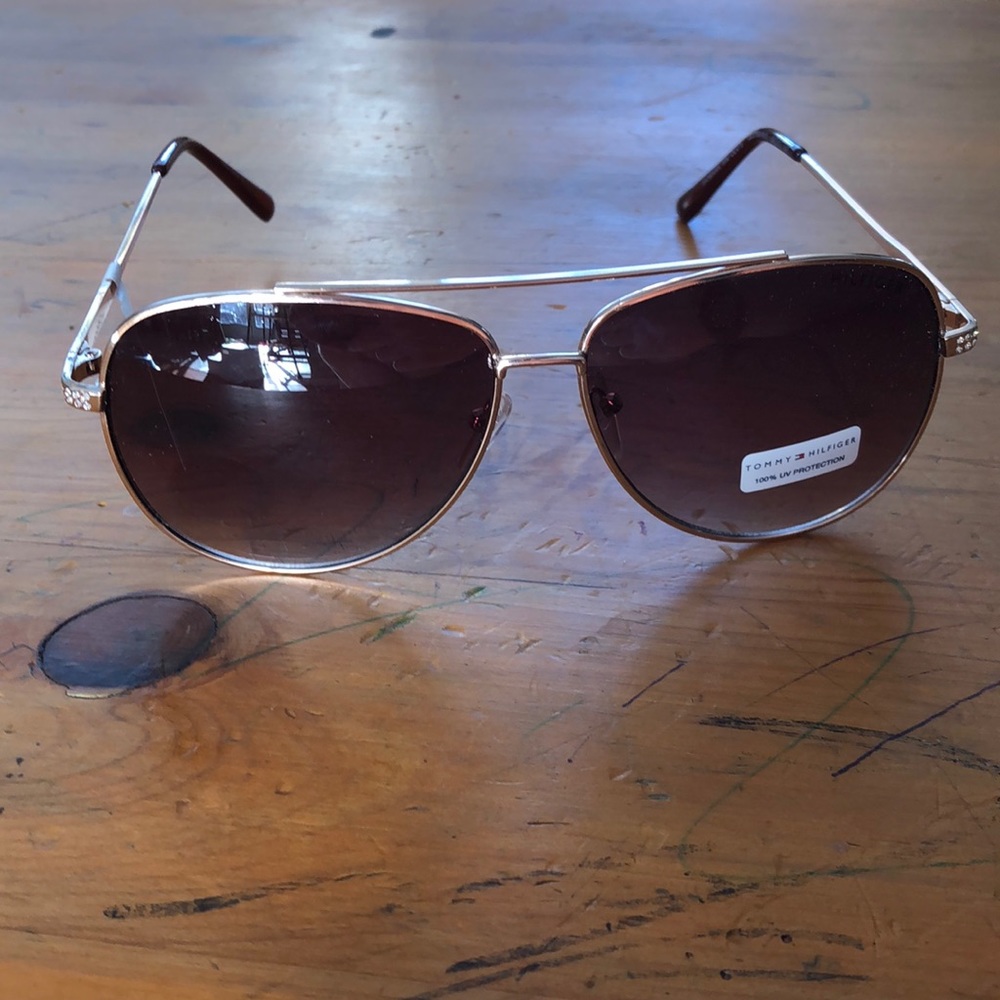 Tommy Hilfiger NWT Women’s Sunglasses Jeweled / Diamond